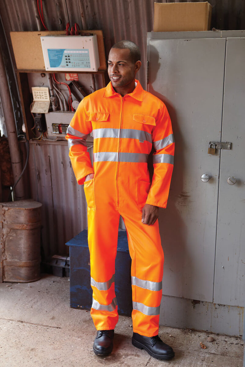 Importance of protective clothing for workers at construction sites, INDUSTRIAL SAFETY REVIEW, Fire Industry Magazine, Safety Magazine India, Security Magazine India, Life Safety Magazine